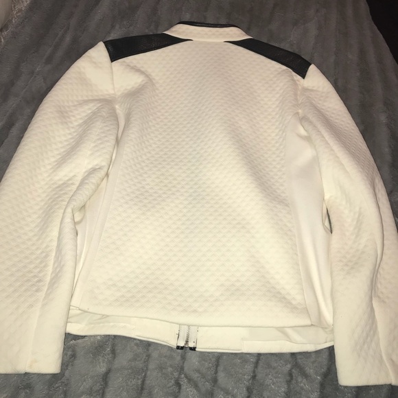 Chico’s Blazer - Picture 3 of 5